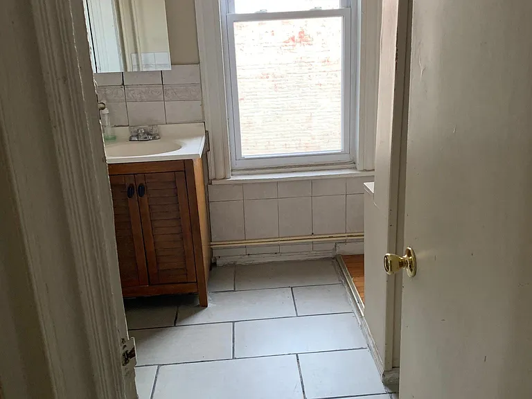 818 N 11th St #2 — Photo 6