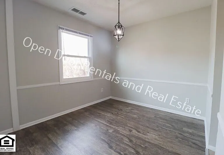4935 Vermont Ln — Photo 4