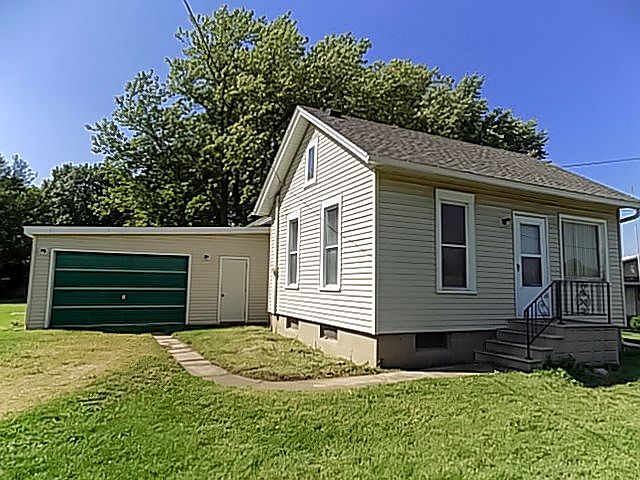 1st image of 1115 1st Ave