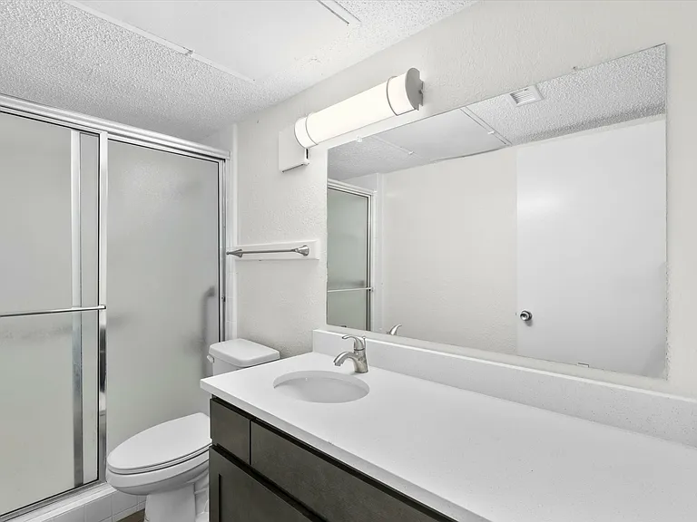 Paradise Gardens 55+ Senior Apartments — Photo 22