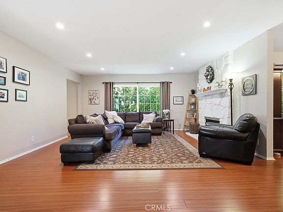 4th image of 10808 Des Moines Ave