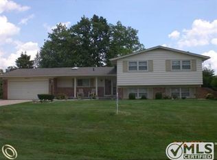 6529 Perham Dr, West Bloomfield, MI
