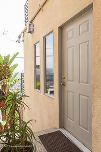 637 N Cross Ave, Los Angeles, CA, 90042