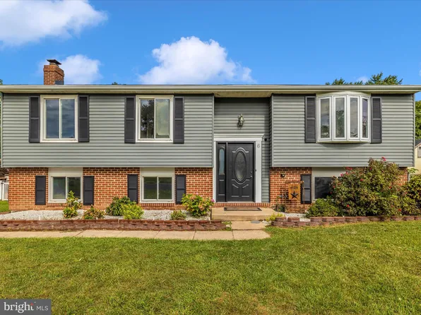 6 Windy Hills Dr, Taneytown, MD 21787