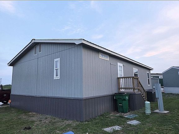 3rd image of 116 S Middle Ln