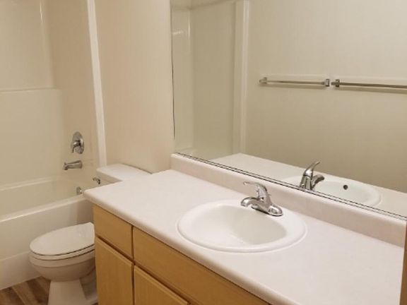 5th image of 1005 SE 136th Ave APT 30