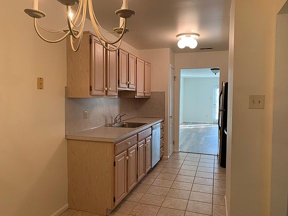 Kitchen with breakfast nook