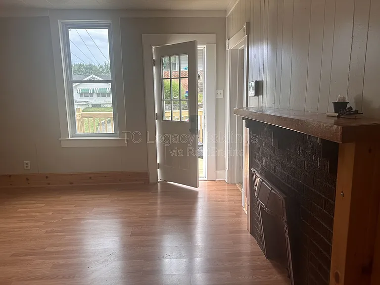 614 Hart St #614 — Photo 7