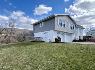 911 E Atlantic Ave, Altoona, PA 16602