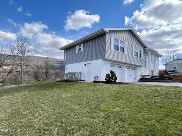 911 E Atlantic Ave, Altoona, PA 16602