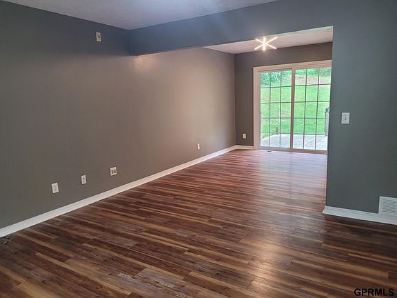 5th image of 718 A St