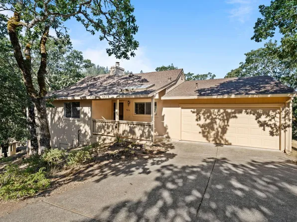 429 Singing Woods Place, Santa Rosa, CA 95409