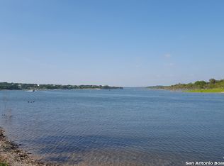 1097 Hillcrest Frst, Canyon Lake, TX 78133