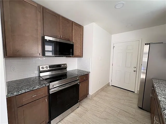 3 bed, 2.0 bath, 980 sqft, $1,500 — Photo 4