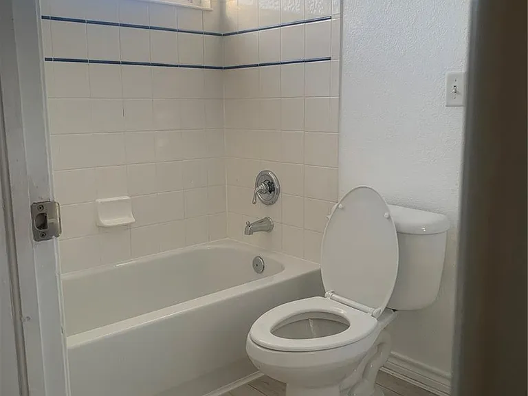 11962 E Lake Cir — Photo 30