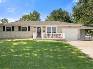 3950 Hoffmeister Ave, Saint Louis, MO