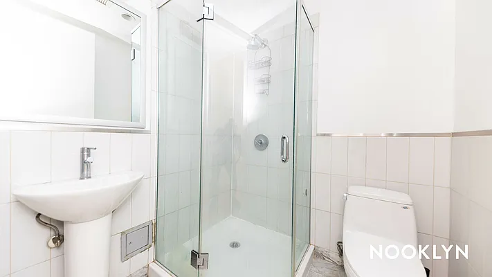 Rented by Nooklyn NYC LLC | media 41