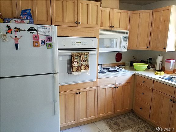 2nd image of 1014 183rd St SW