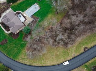 1060 Augusta Cir, Irwin, PA