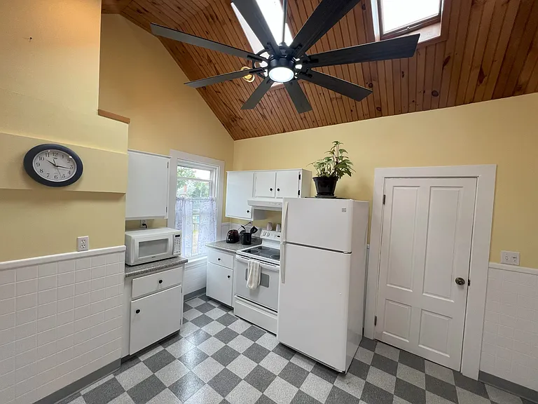 13 Newport Ave #3 — Photo 6