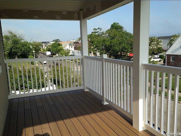 469 E Hudson St — Photo 10