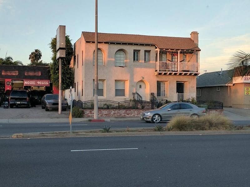 1st image of 333 W Manchester Blvd