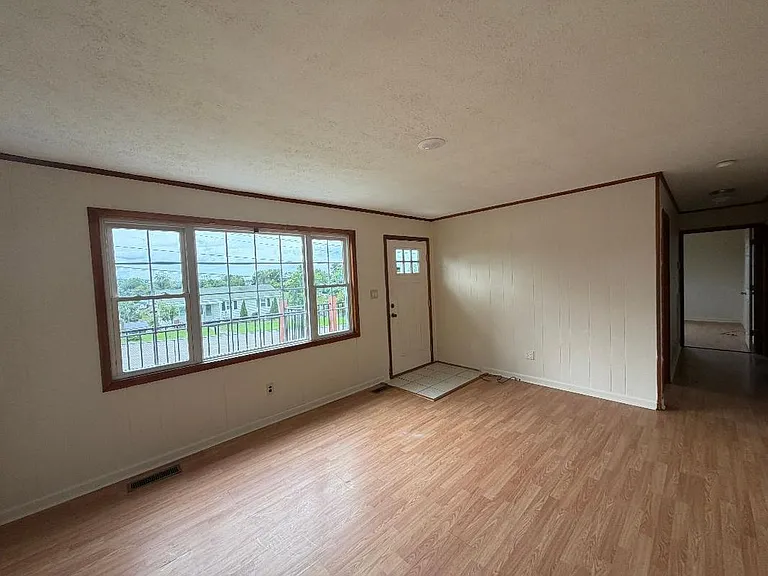 304 Reservoir St — Photo 5