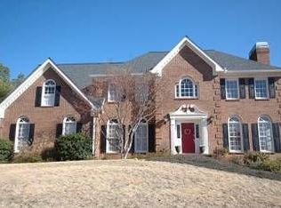 325 Silver Oaks Ct, Roswell, GA 30075