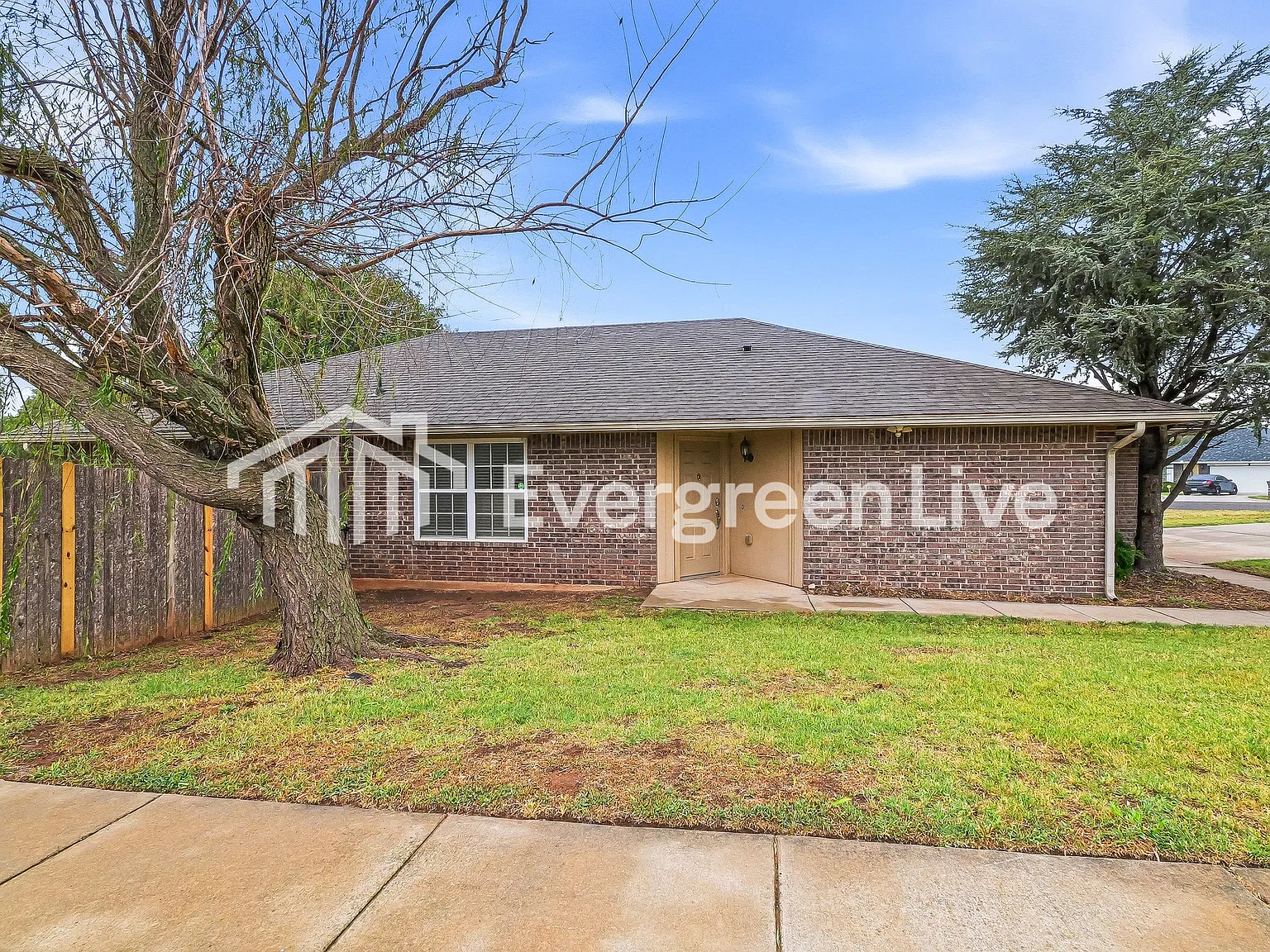 3 bed, 2.0 bath, 1314 sqft, $1,445 — Photo 2