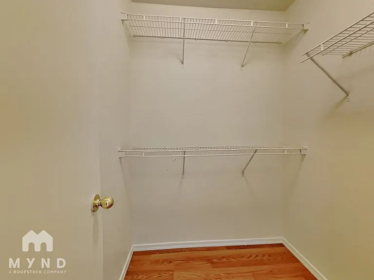 10524 W Almeria Rd — Photo 20