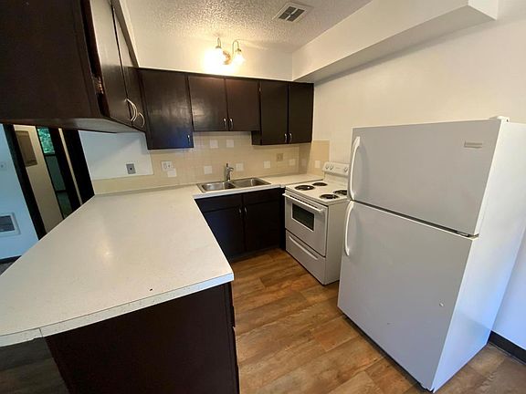4th image of 103 Florence St #2-103-2