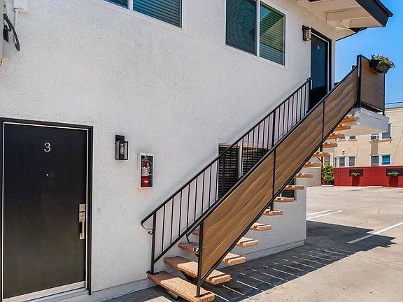 2nd image of 4071 Melrose Ave #3
