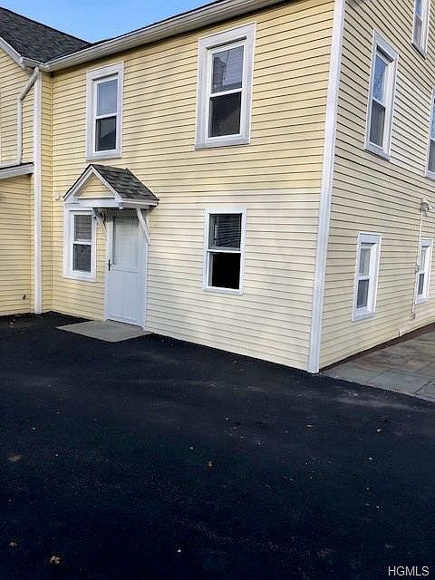 1st image of 1900 Maple Ct