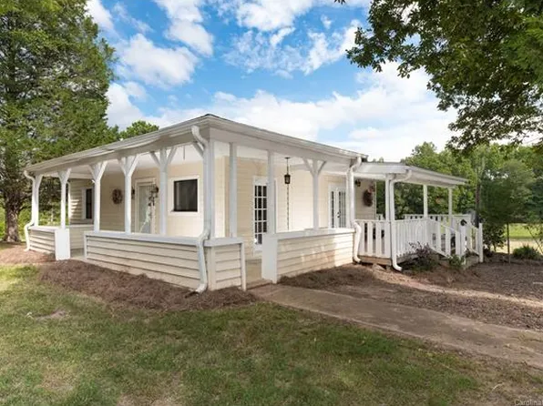 2861 Montview Rd, Sharon, SC 29742