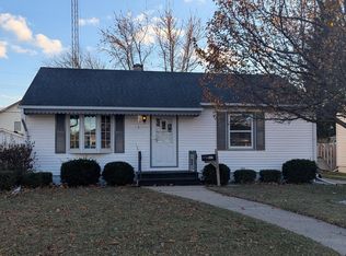 1611 26th St, Kenosha, WI 53140