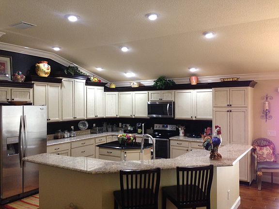 2nd image of 1086 Carver Ct
