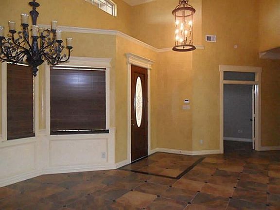 3rd image of 2509 Thoroughbred Ln