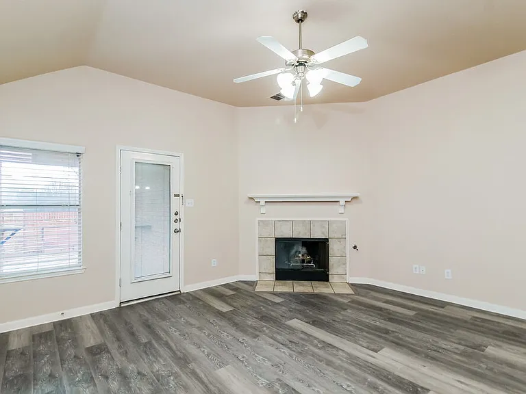 12153 Angel Food Ln — Photo 4