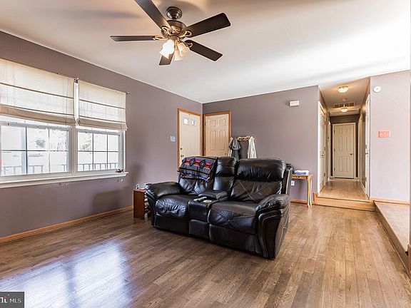 5th image of 27982 Cedar View Ct