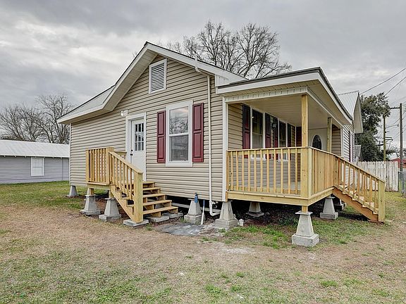 2nd image of 210 Forrest St
