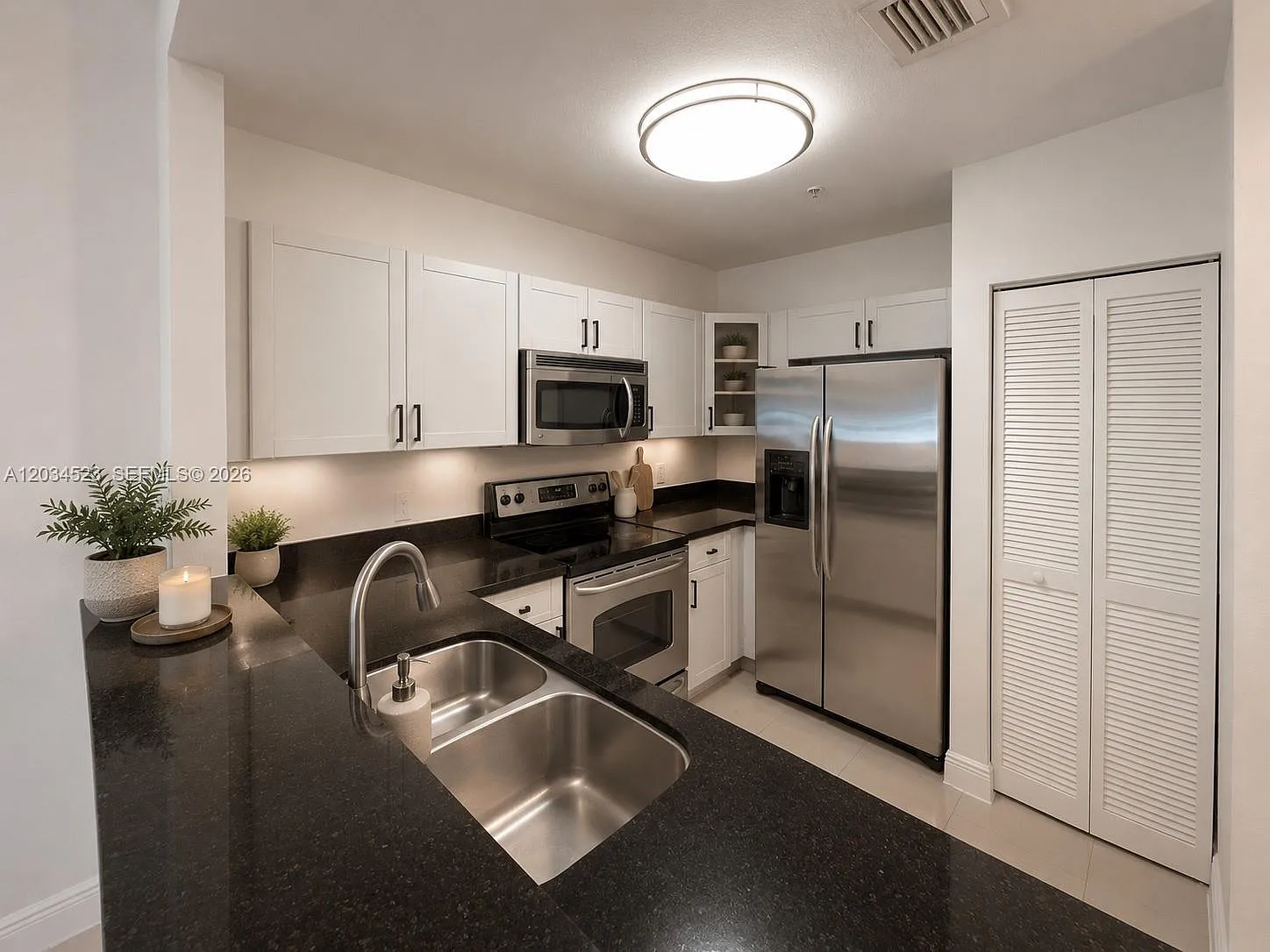 Milana Condo — Photo 3