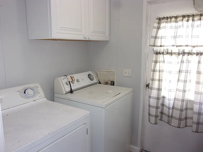 314 Clayton Ave — Photo 7