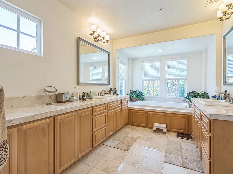 152 Laurelwood Dr — Photo 22