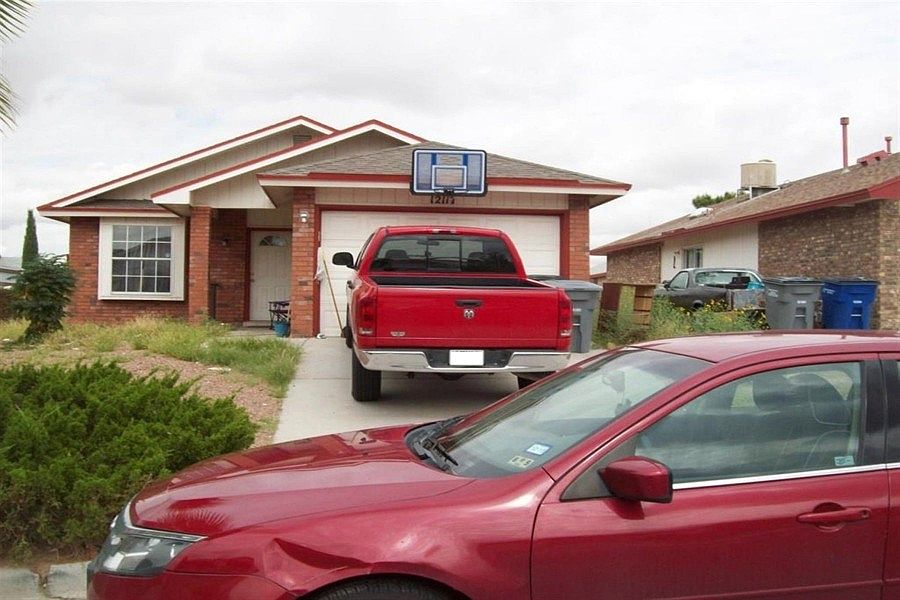 1st image of 12117 Royal Woods Dr