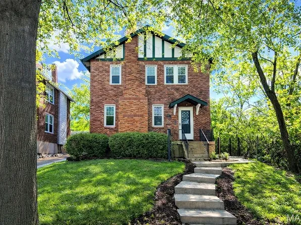 1214 Woodland Dr, Saint Louis, MO 63117