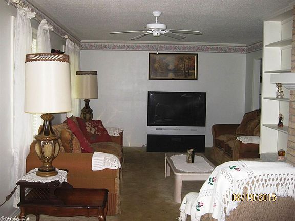 4th image of 311 E Church St