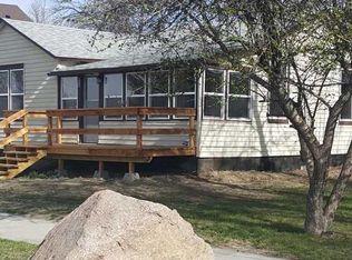 820 E 1st Ave N, Columbus, MT 59019