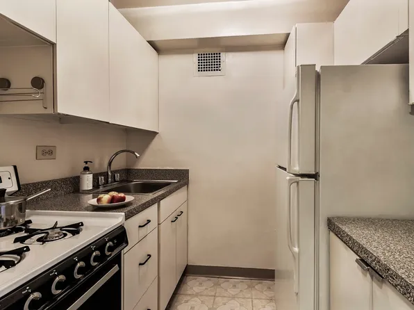 430 West 34th Street image 4 of 17