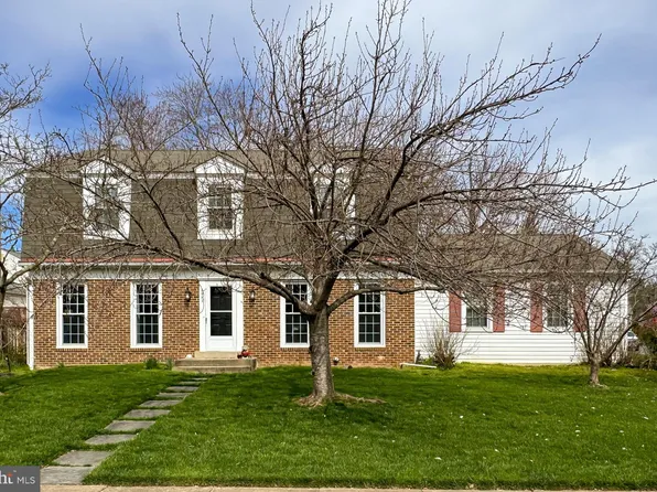 5551 Shooters Hill Ln, Fairfax, VA 22032