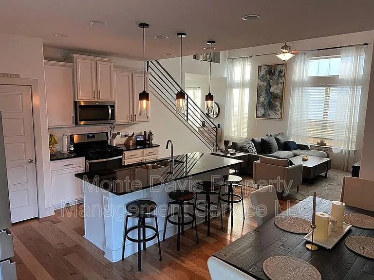 9605 Tanager Way — Photo 3